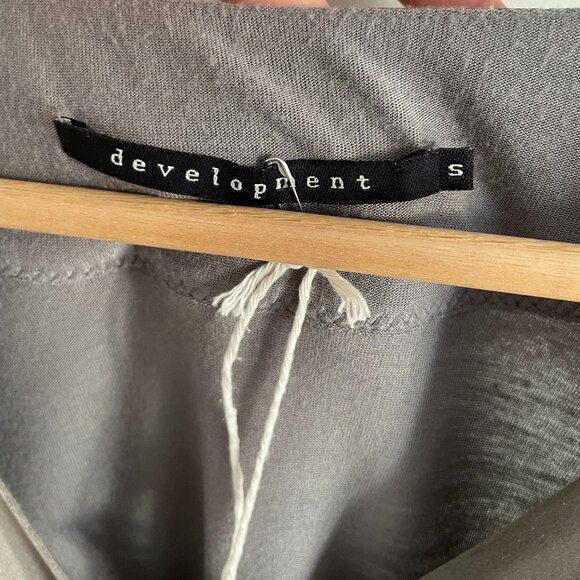 Vintage Gray Peplum V-neck Blouse Top w Sleeve Detail - Picture 5 of 9